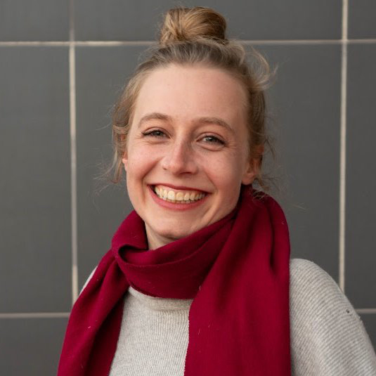 Zoë Holmes